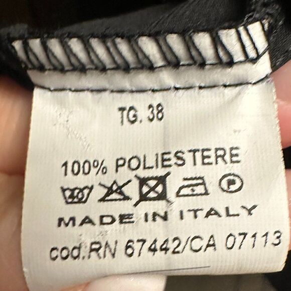EUC Black with Asymmetrical hem, made in Italy size 38 - Picture 6 of 6